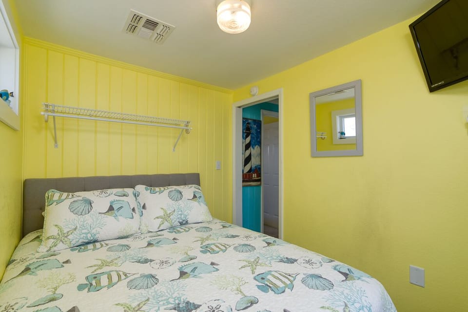 Queen Bedroom