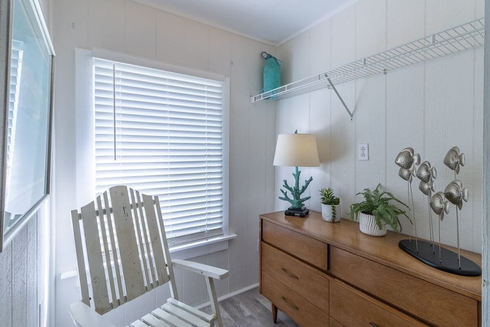 Queen Bedroom