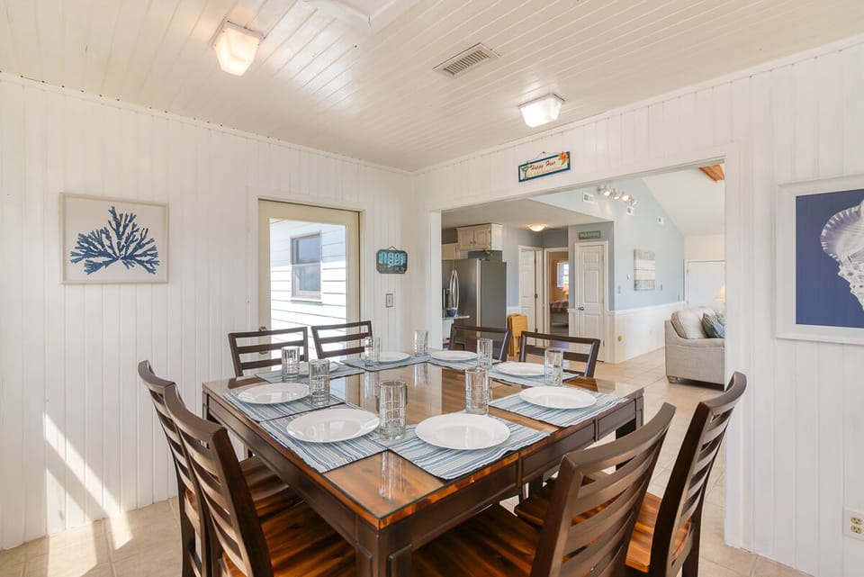 Top Level Dining Area