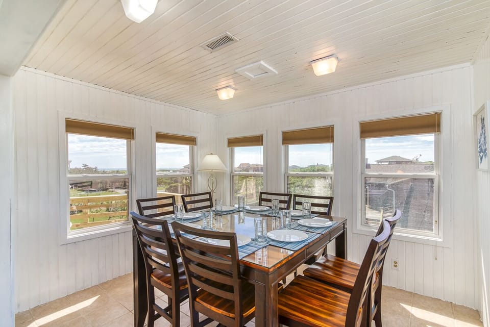 Top Level Dining Area