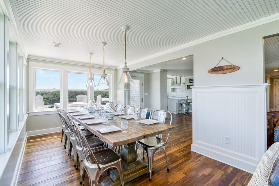 Top Level Dining Area