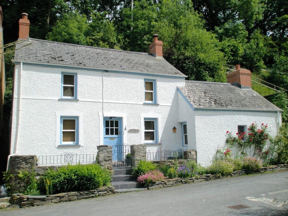 The outside of Gerallt with steps up through the gate