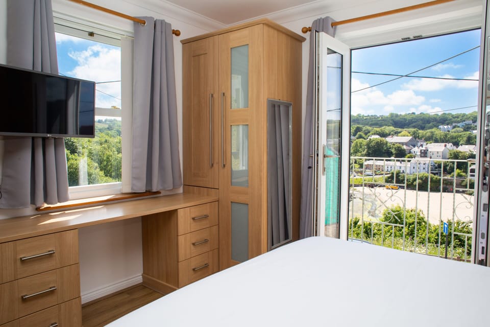Bedroom 1 Sea View
