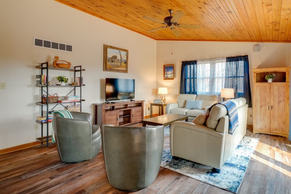 Belgrade Vacation Rental | 2BR | 2BA | 1,000 Sq Ft | Stairs Required to Enter