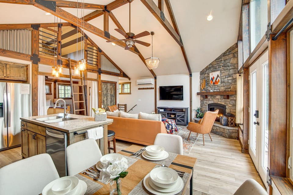 Dining Area | Dishware & Flatware Provided | Top Floor