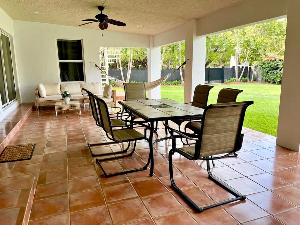 Outdoor dining