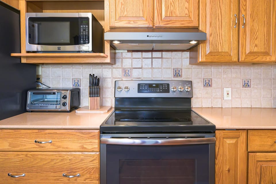 All basic appliances included!