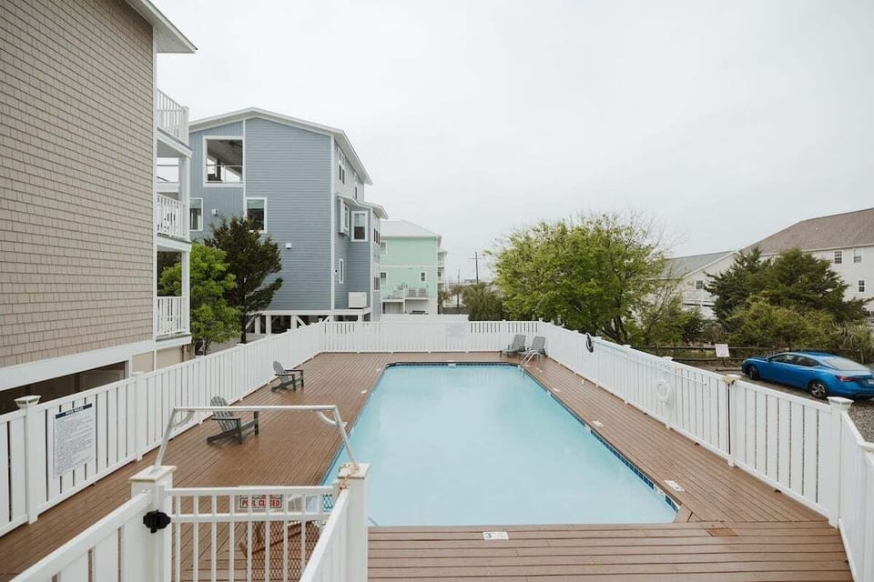 Lounge in the sun, cool off after the beach, and enjoy a relaxing resort‑style atmosphere right at the condo