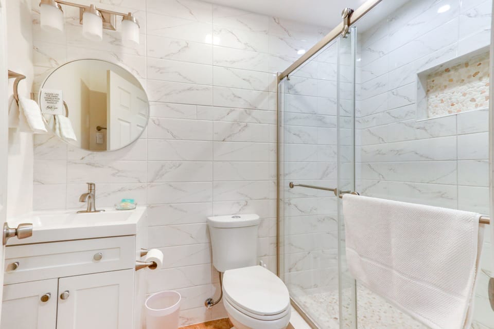 Full Bathroom | Lower Level
