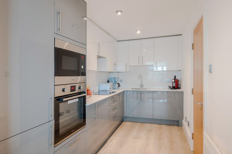 Kitchen complete: Everything you need, all in one place. 