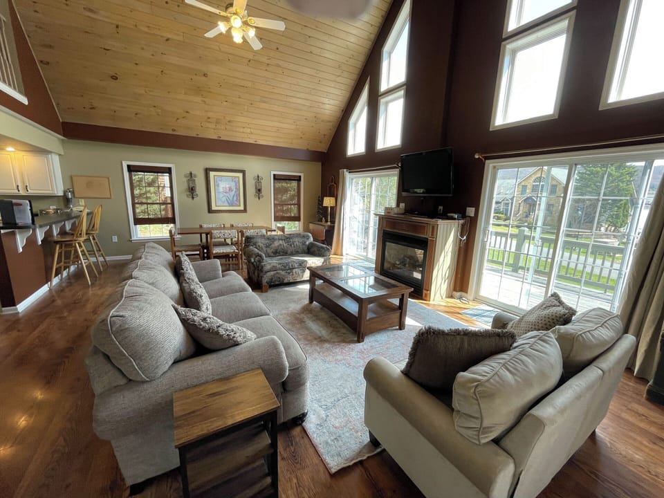 Welcome to Ski Boots N' Bathing Suits - Mountain Views, Hot Tub, Game Room