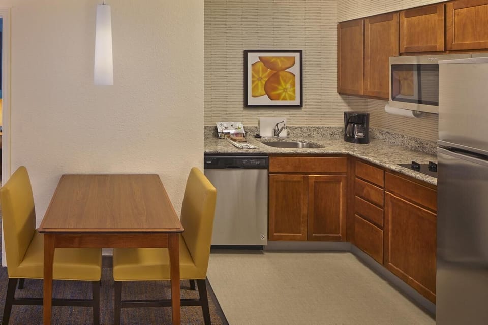 Dining area plus a spacious kitchen area, a perfect place for family getaways!