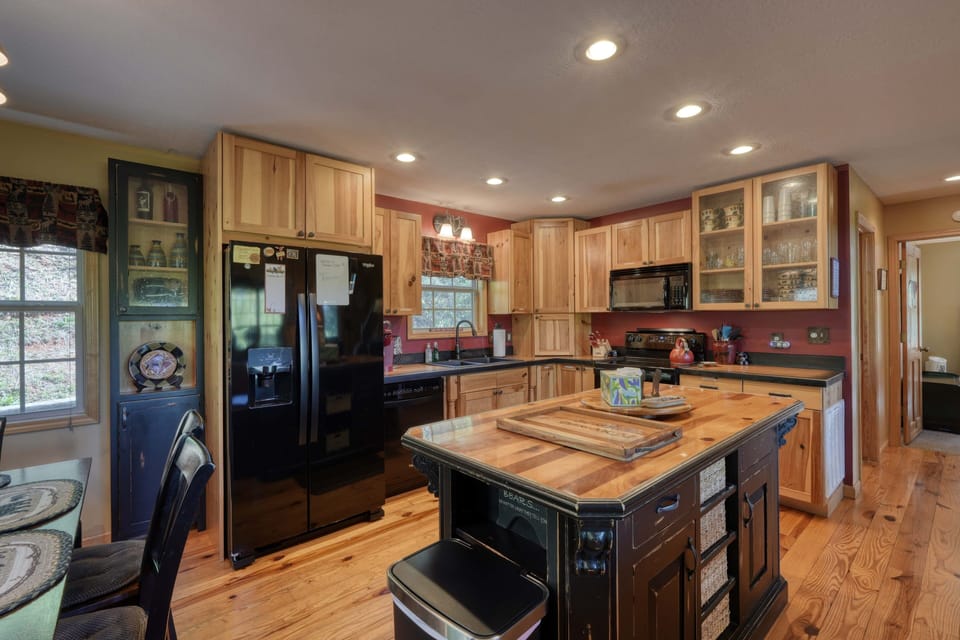 "The kitchen was fully stocked " -Elizabeth (May 2025)