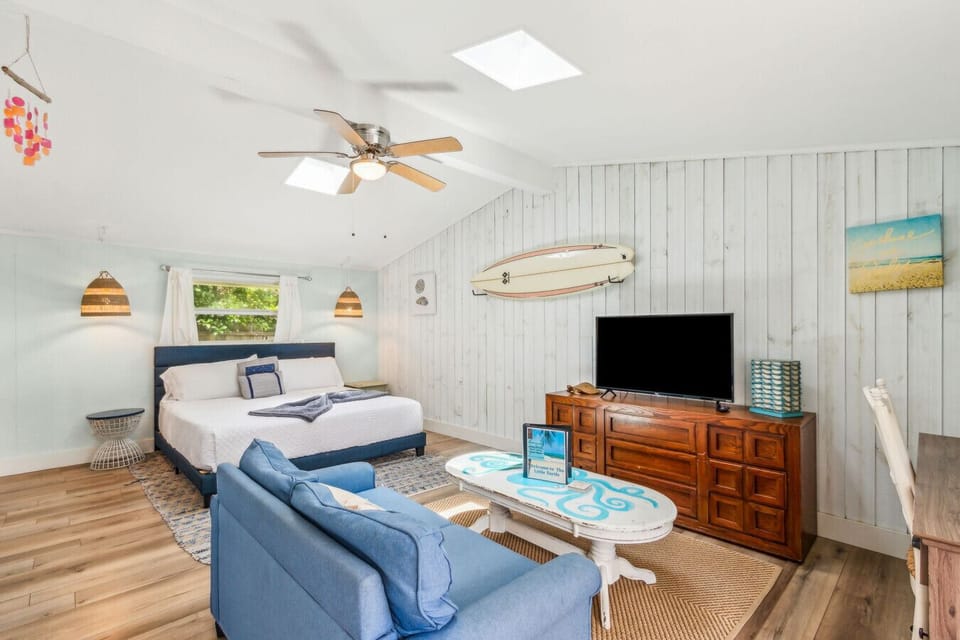 The Blue Turtle is a great spot for individuals or a couple to sneak away for a weekend!