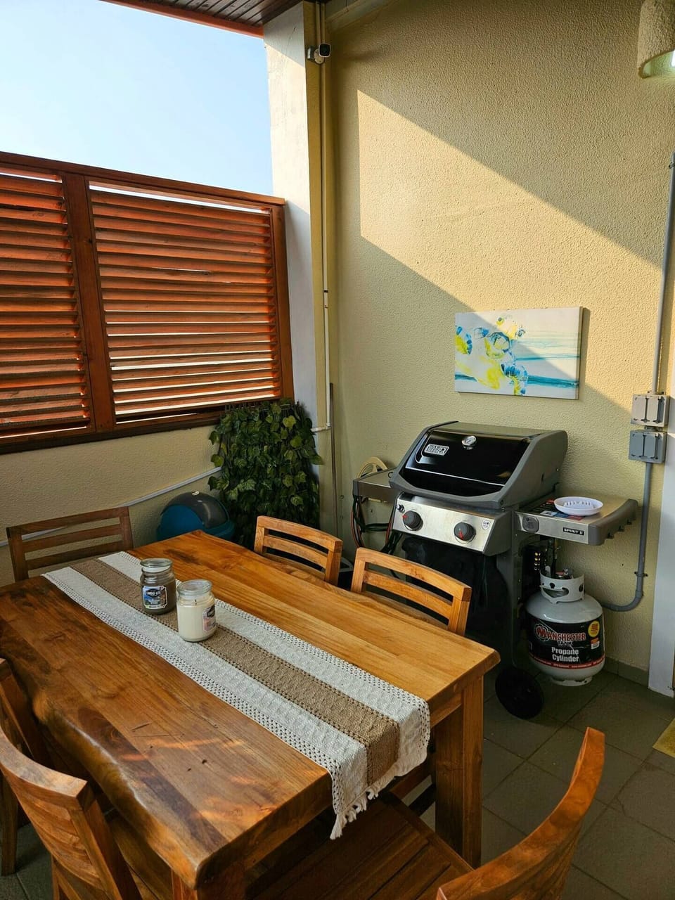 Outdoor dining