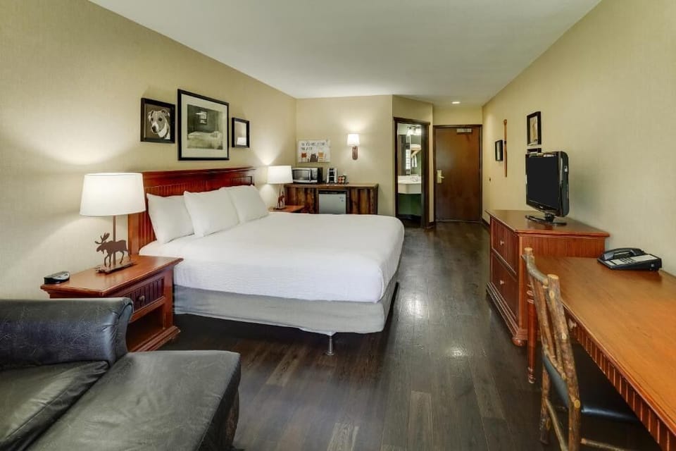 Settle in with a spacious desk and cozy king bed.