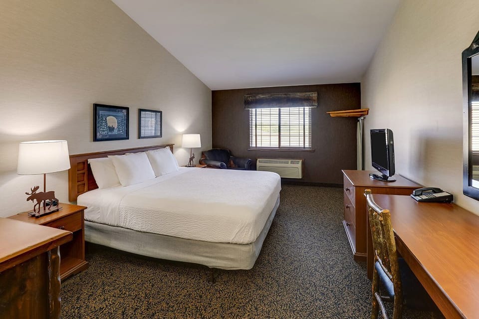 Enjoy quiet evenings in a spacious room with extra seating.