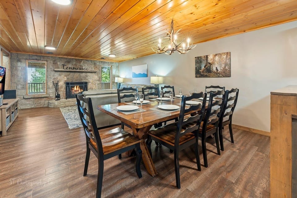 Indoors, Dining Room, Dining Table, Furniture, Table