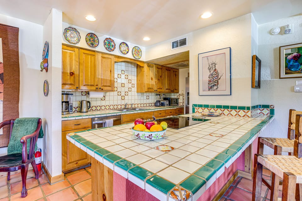Kitchen | Breakfast Bar | Cooking Basics | 1st Floor