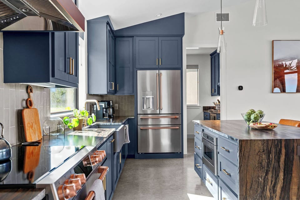 Full kitchen