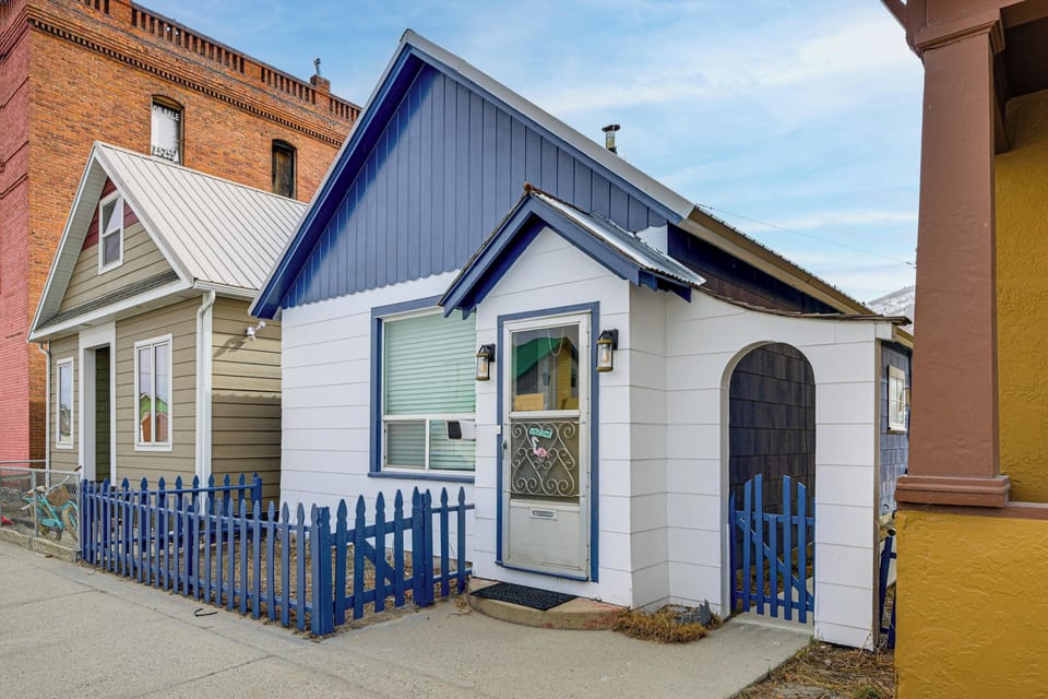 Studio Exterior | Walk to Local Restaurants & Bars
