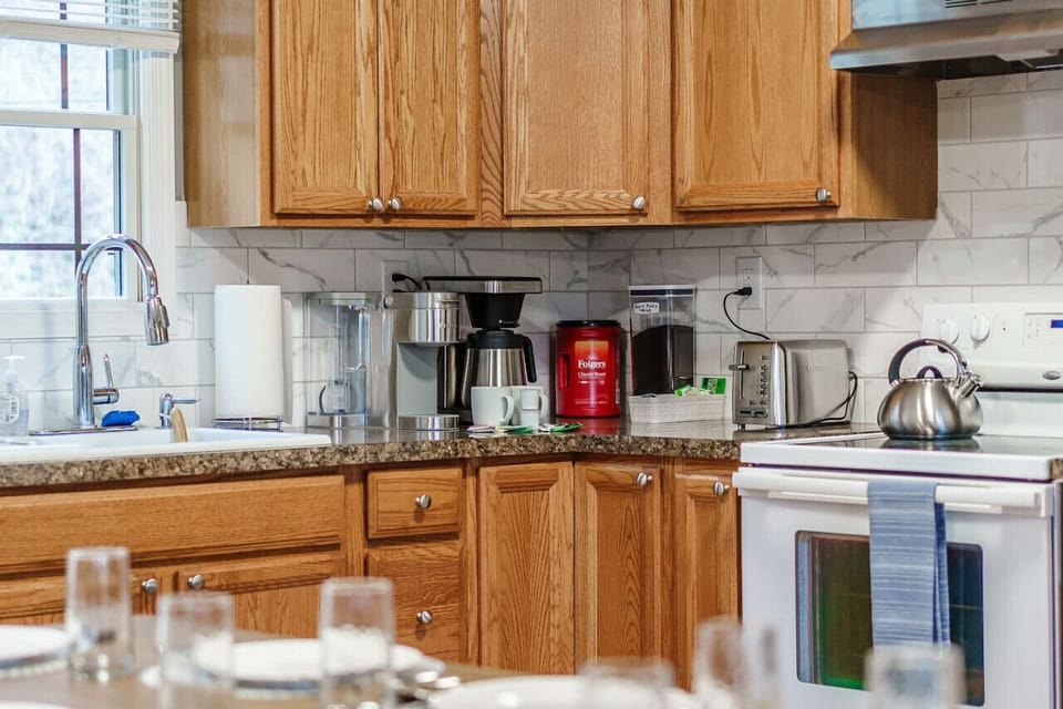 fully equipped kitchen