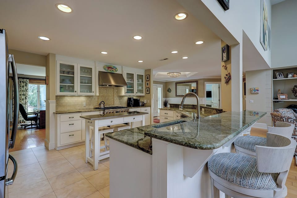 77 Mooring Buoy - Kitchen (1st Floor)
