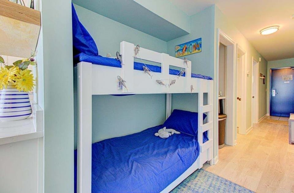 Atlantic Towers 405-large-020-022-Hall Bunks-1500x986-72dpi