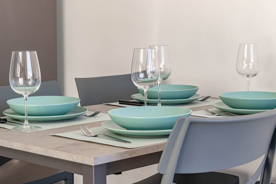Dining table (2)