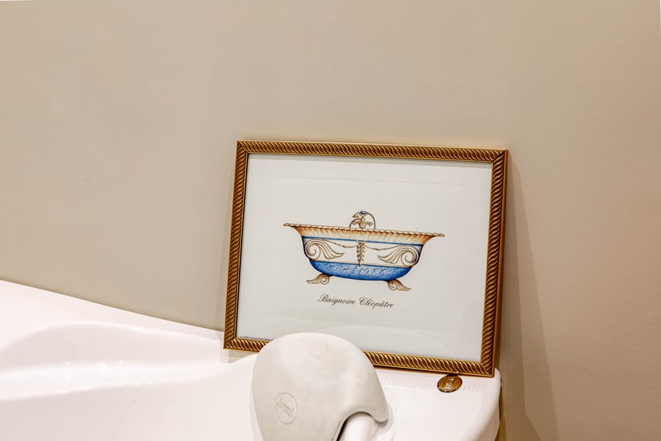 Decorative detail (4)