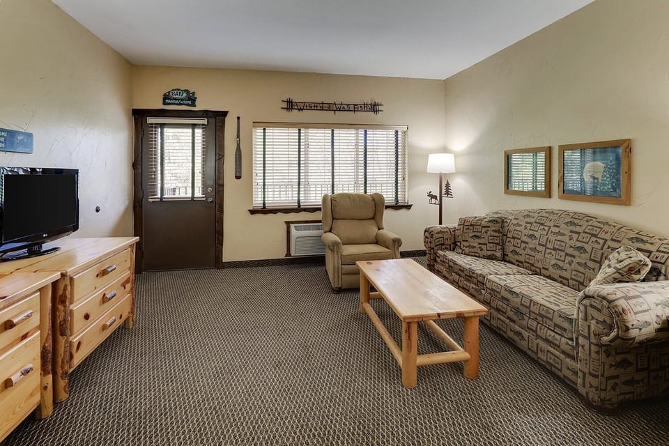 Unit with comfortable bed