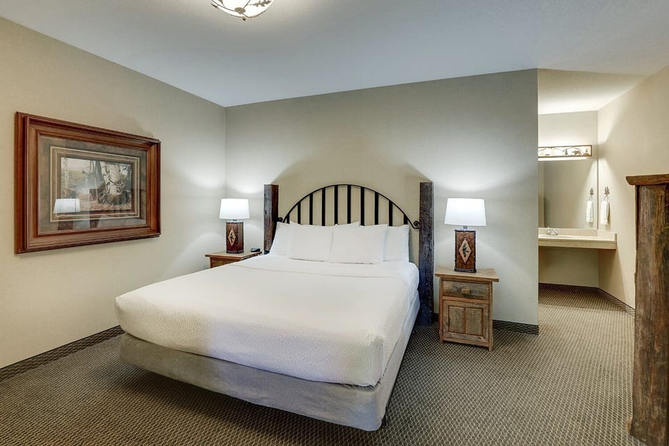 Bedroom. Interior and views may vary based on location and availability.