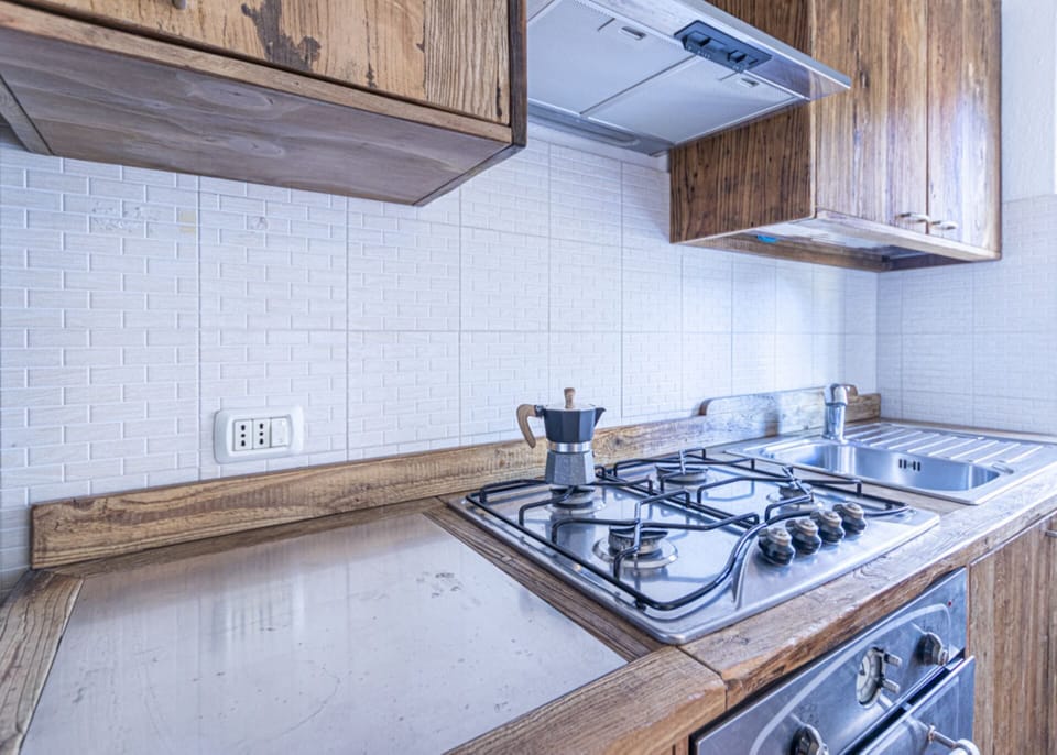 Kitchen-Eleonora-Marina di Campo