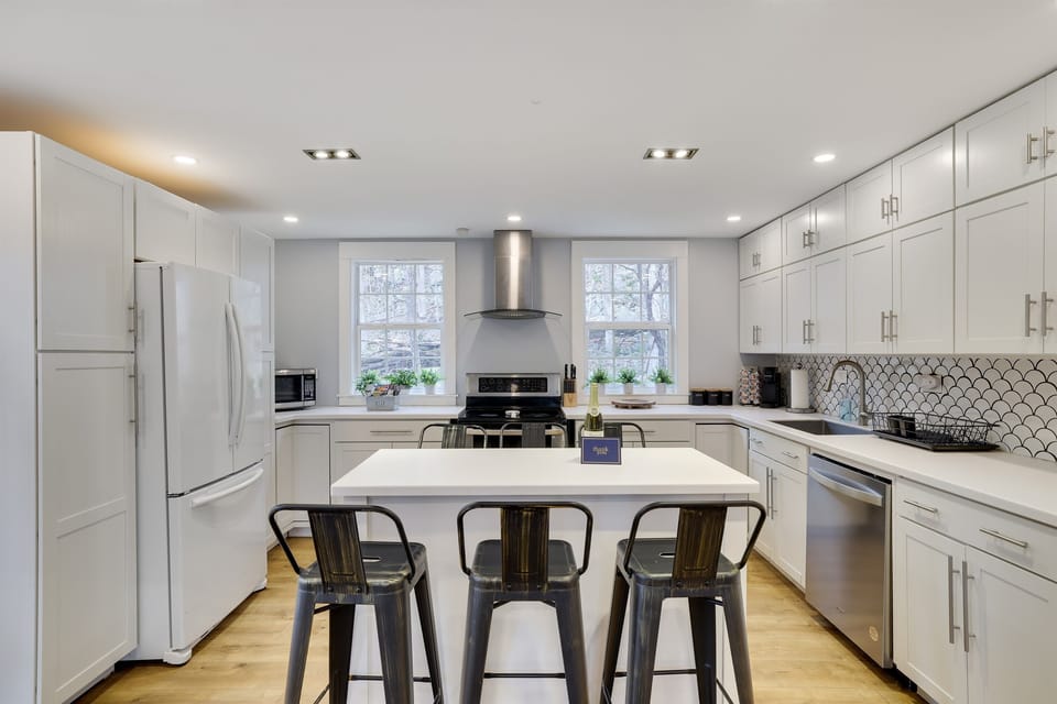 Kitchen island with 3 seats