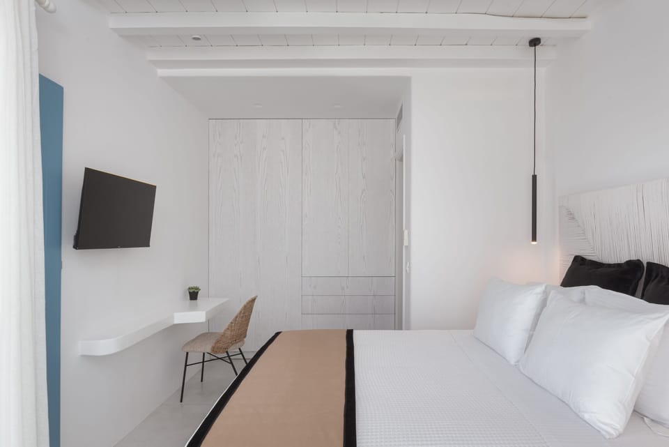 Full Bedroom
