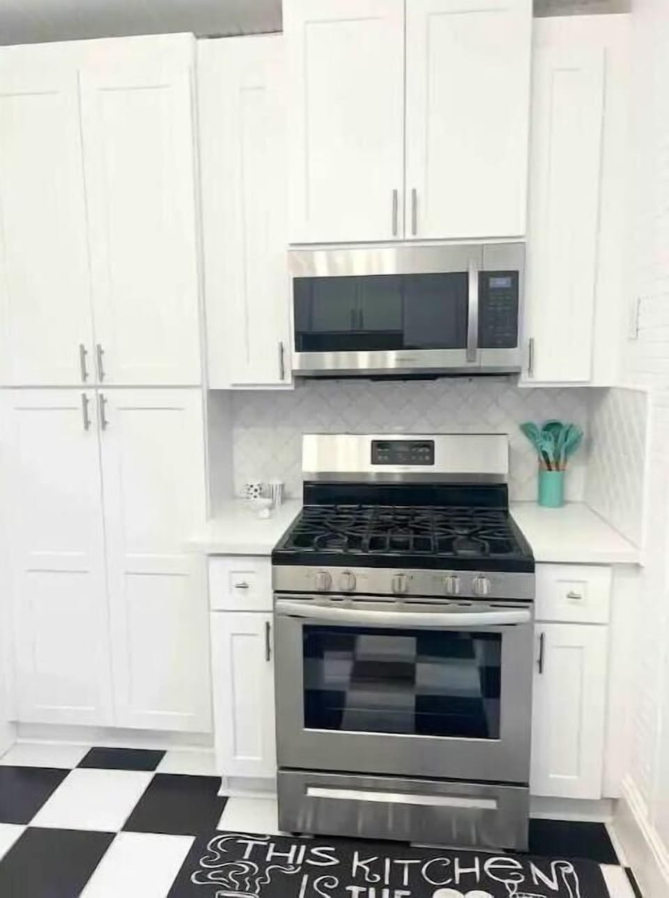 Your full-size luxurious oven with 5 burners and built-in microwave.