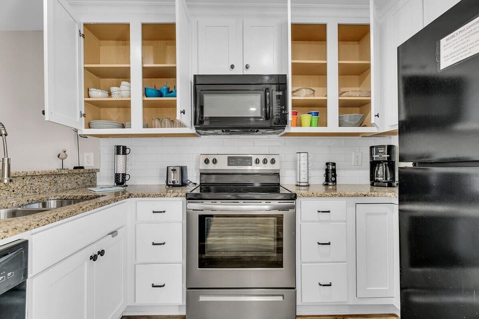 18-372 E Beach Blvd 3 18