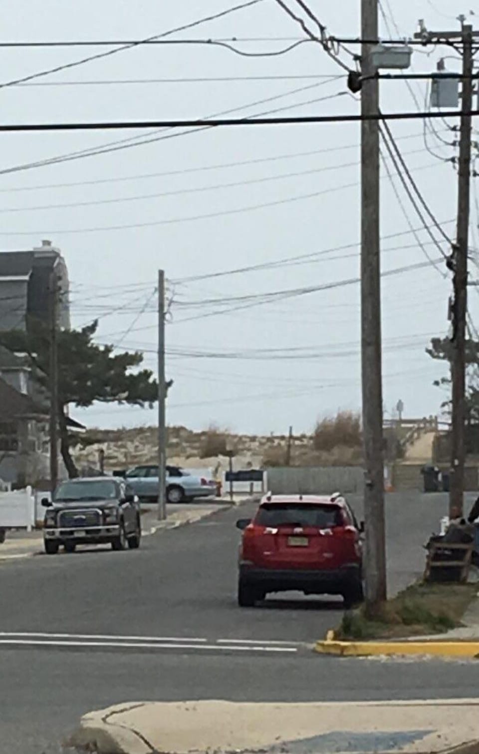 Distance from front yard to the Sand