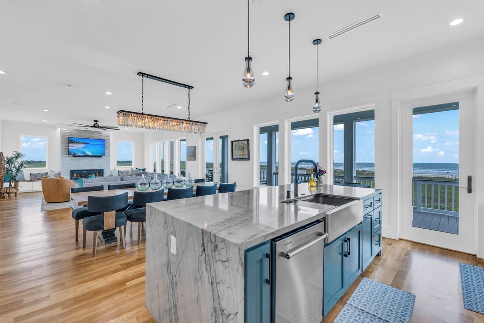 Large waterfall island - perfect for entertaining.
