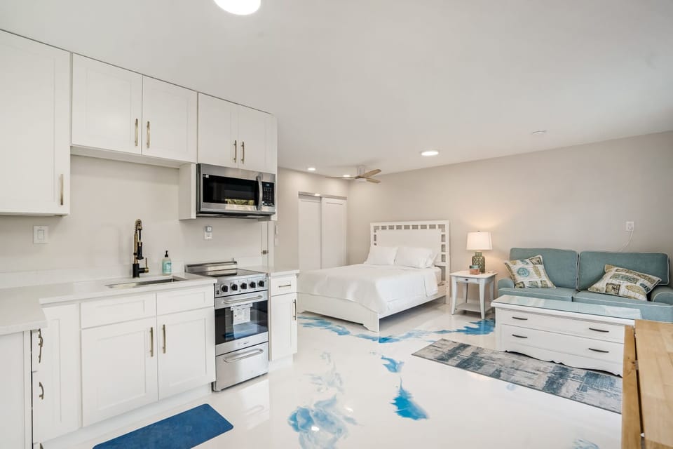 Efficiency kitchen 1st floor