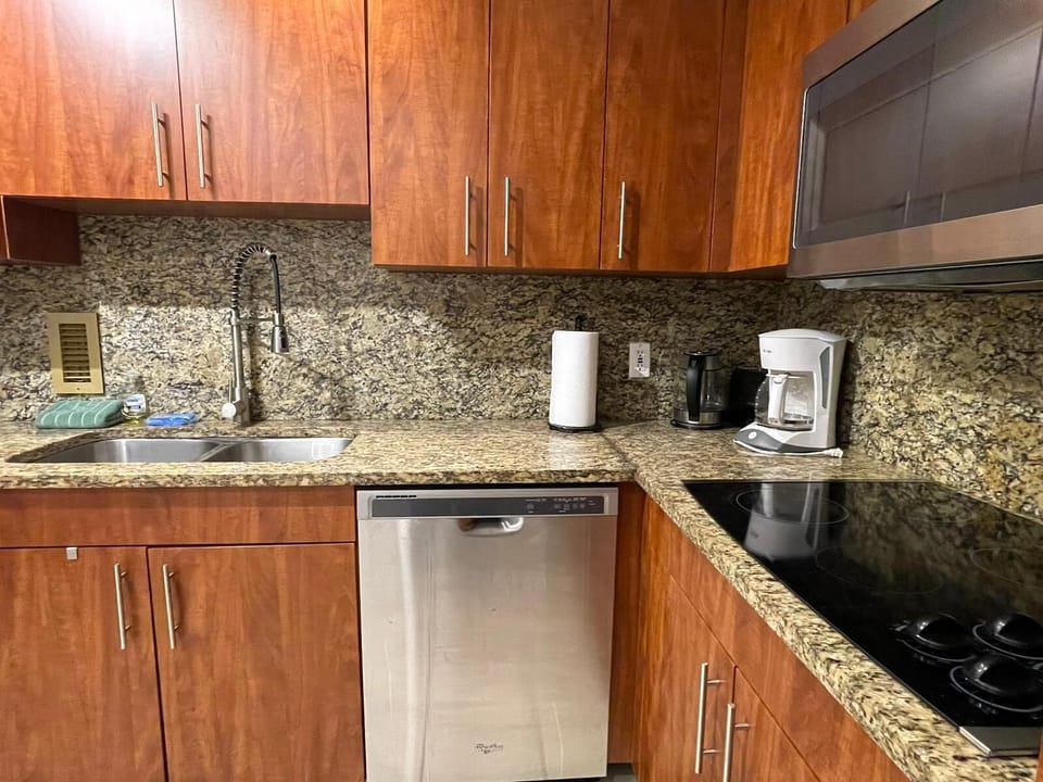 Fully equipped kitchen 