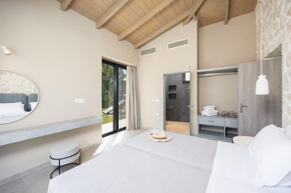 Twin bedroom with en suite bathroom and A/C