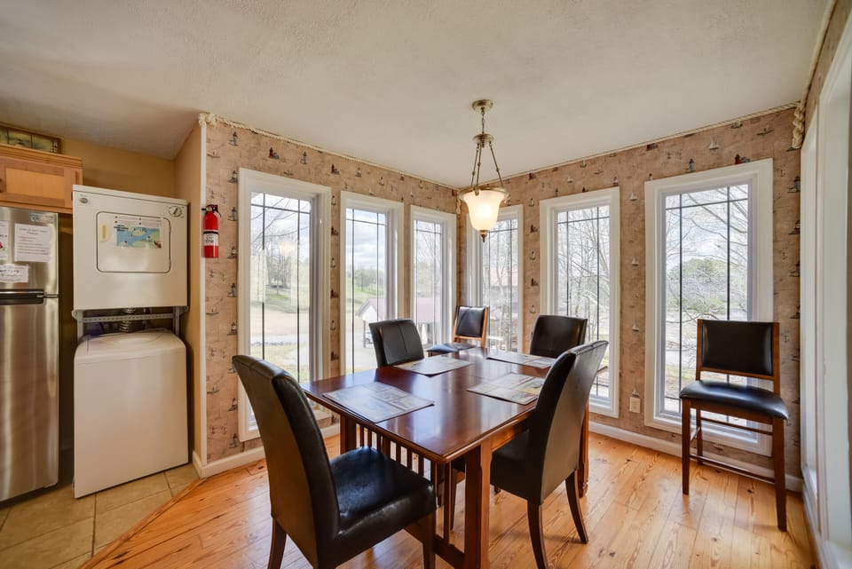 Dining Area | 1st Floor | Dishware/Flatware | Trash Bags/Paper Towels