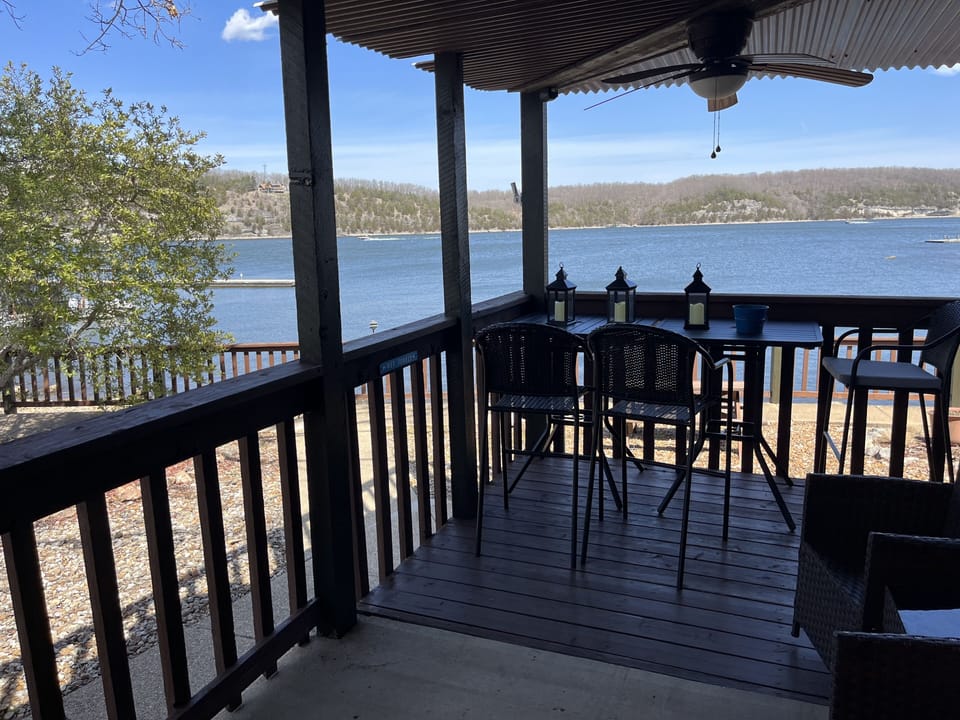 WOW windows two side overlooking lake and pool Ground level right off parking