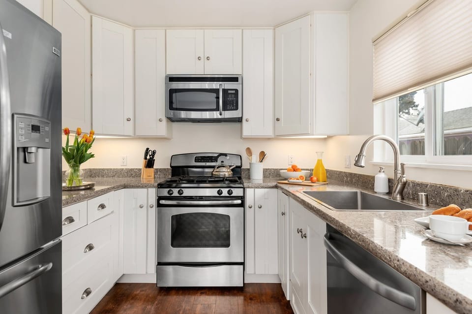Ample counter space in kitchen  (back 3bd unit)