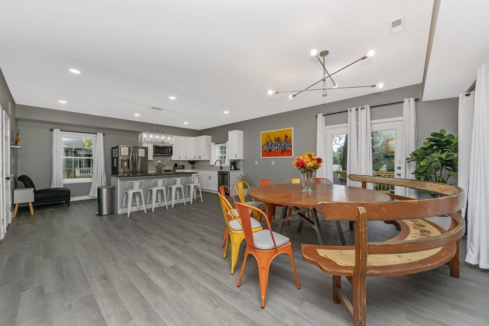 Kitchen dining