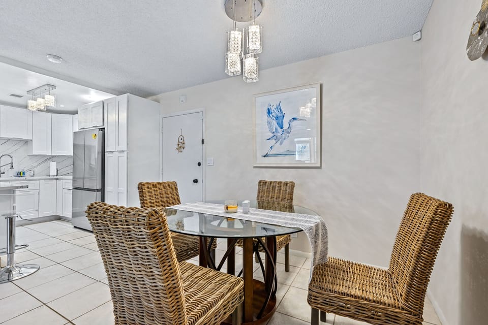 Dining area with seating for 4
