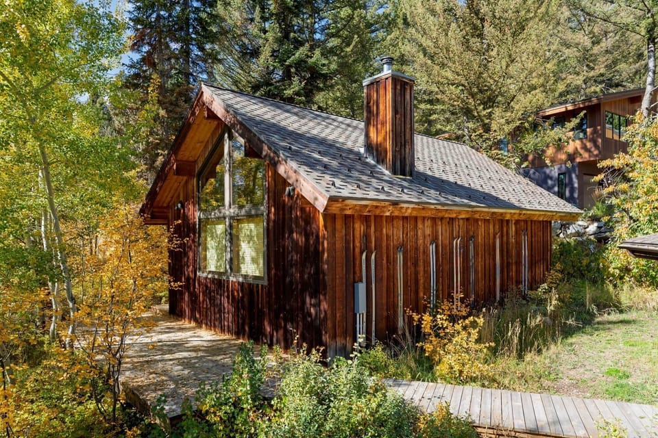 Bray Cabin - charming and discrete and wonderfully private.