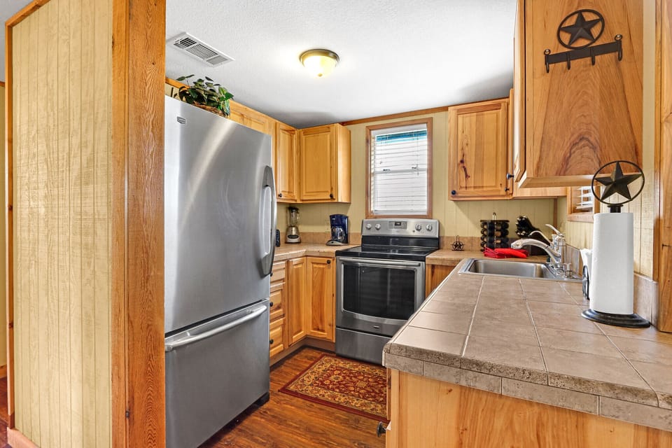 Full sized kitchen