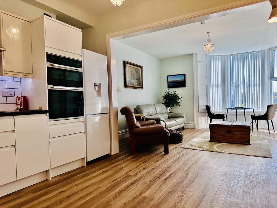 Living Room / Lounge